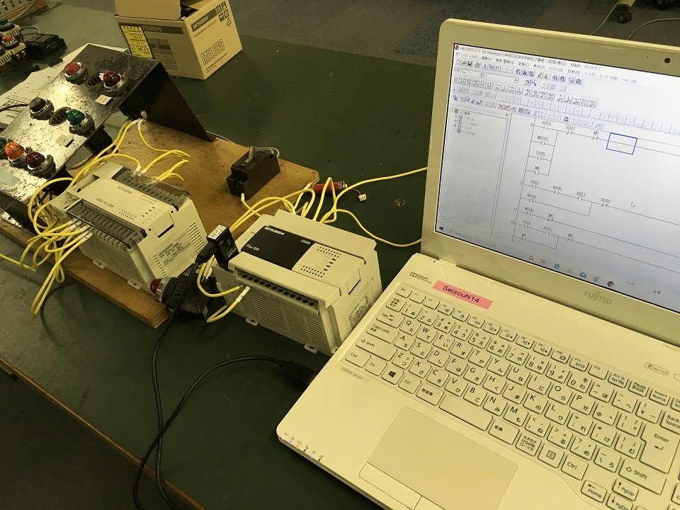 電気・電子技術・CADコースの訓練画像